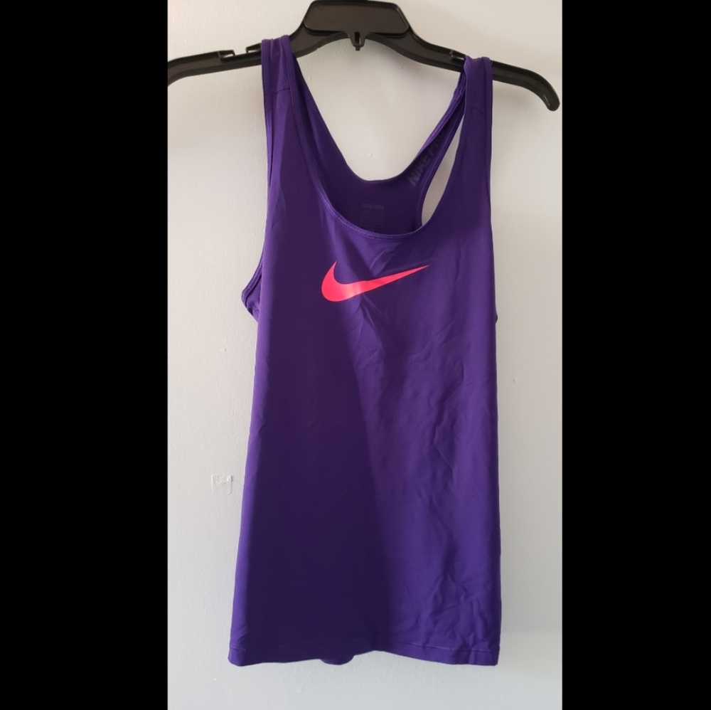 Nike workout top